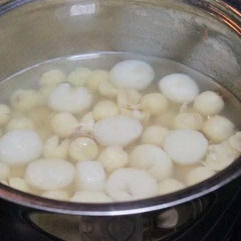 Cách làm chè hạt sen trái vải