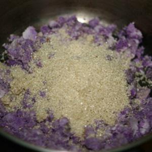 Cách làm chè khoai mỡ tím