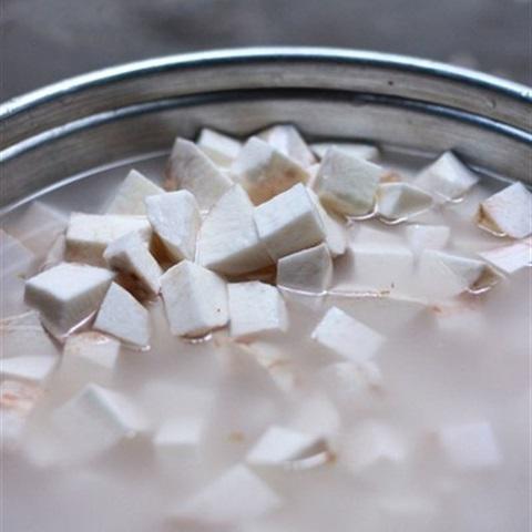 Cách làm chè khoai sọ mật mía