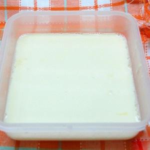 Cách nấu chè khúc bạch ăn kèm vải