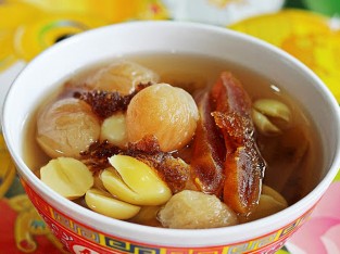Chè long nhãn giải nhiệt ngày hè