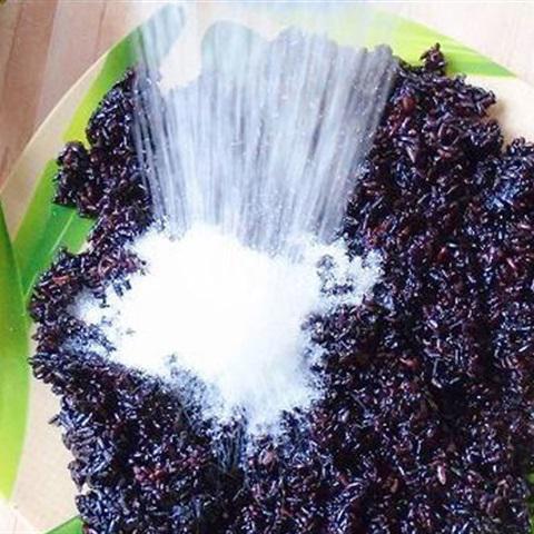 Cách làm chè nếp cẩm sữa dừa