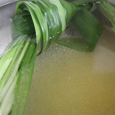 Cách làm chè nếp lá dứa