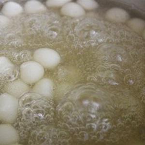 Cách làm chè nếp lá dứa