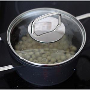 Cách làm chè nhãn bọc hạt sen