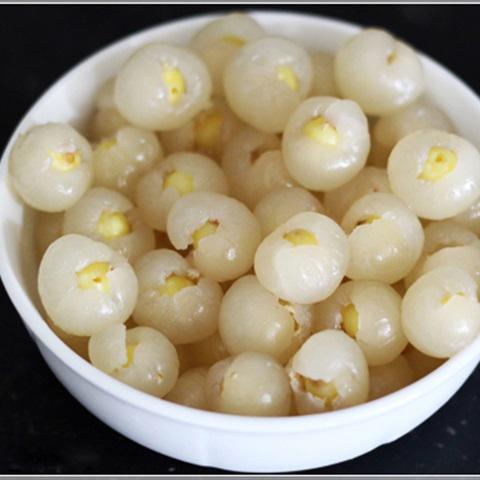 Cách làm chè nhãn bọc hạt sen