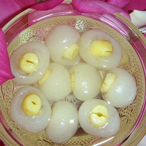 Cách làm chè nhãn tươi nấu hạt sen