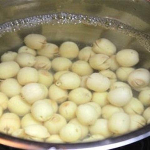 Cách làm chè sen đậu đen