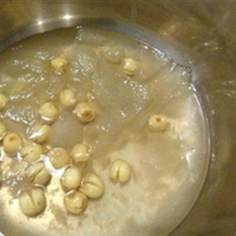 Cách làm chè sen hấp lê