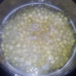 Cách làm chè sen ngọt mát