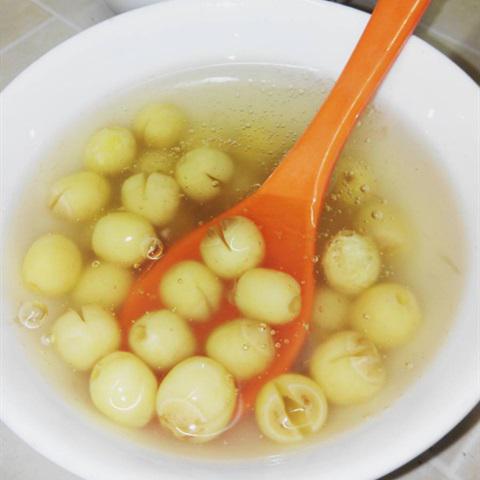 Cách làm chè sen ngọt mát