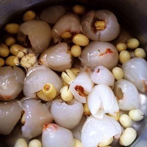 Cách làm chè sen vải thiều