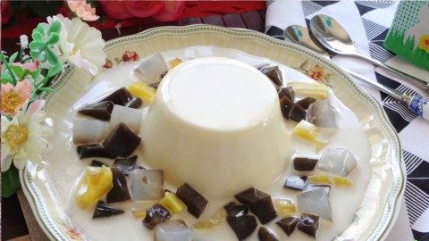 Chè sữa chua sầu riêng mát dịu ngày hè