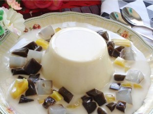 Chè sữa chua sầu riêng mát dịu ngày hè