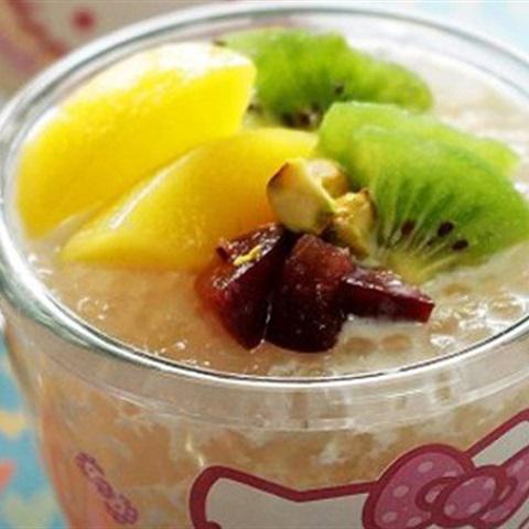 Cách làm chè sữa trân châu hoa quả