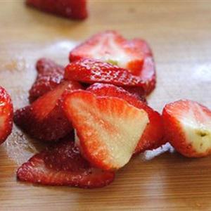 Cách làm chè trái cây hạt é