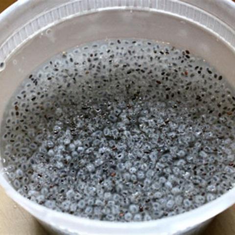 Cách làm chè trái cây hạt é