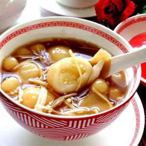 Cách nấu chè trôi nước bọc đậu xanh