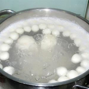 Cách làm chè trôi nước nhân đậu xanh