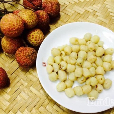 Cách làm chè vải hạt sen