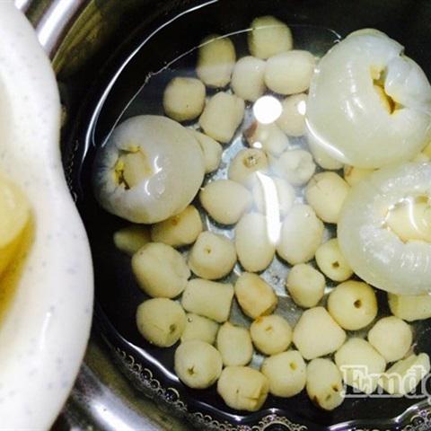 Cách làm chè vải hạt sen