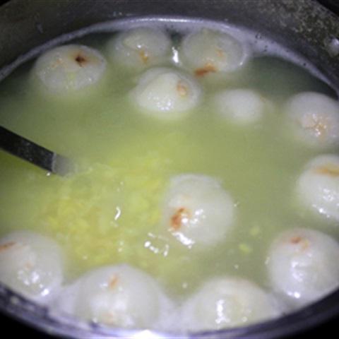 Cách làm chè vải nấu đậu xanh