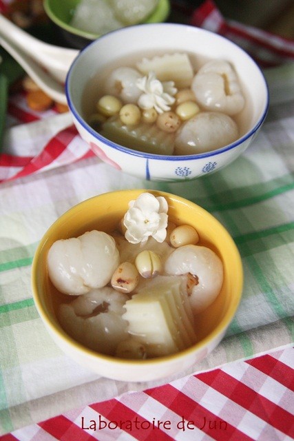 Chè vải thiều hạt sen