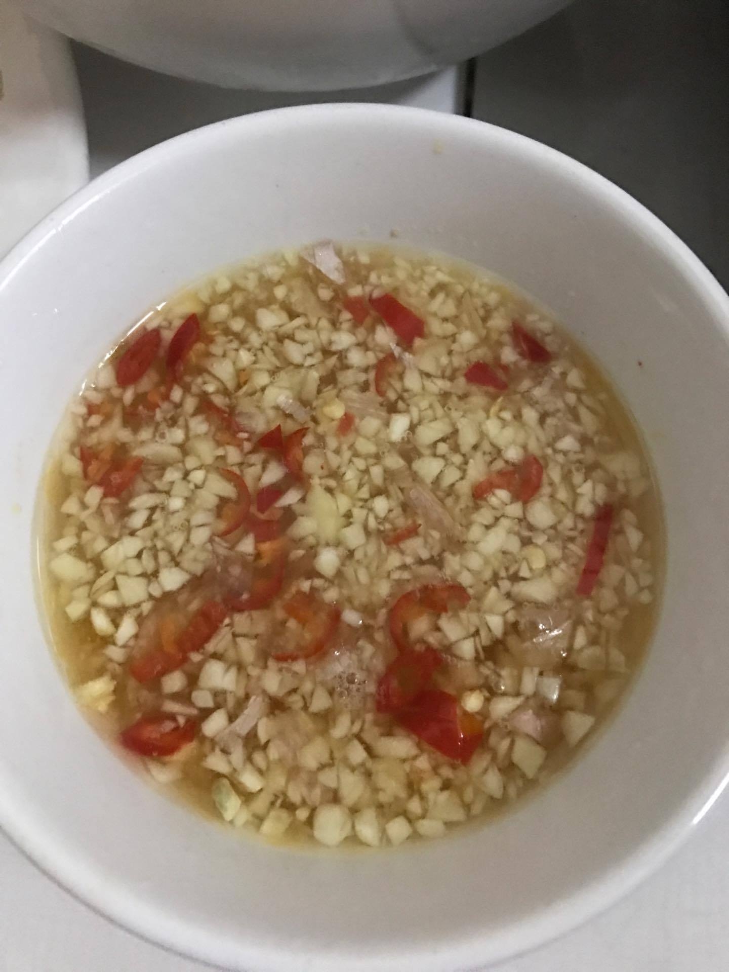 Cheese cake Oreo sốt xoài chanh leo dịu mát, ngon mê mẩn ngay từ miếng đầu tiên