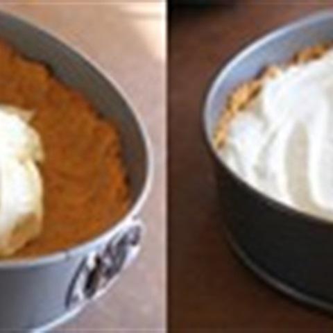 Cách làm cheesecake nướng phủ sốt caramel