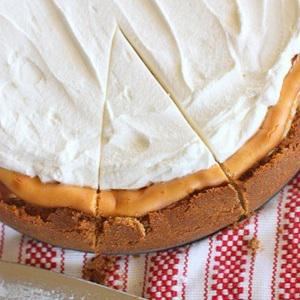 Cách làm cheesecake nướng phủ sốt caramel