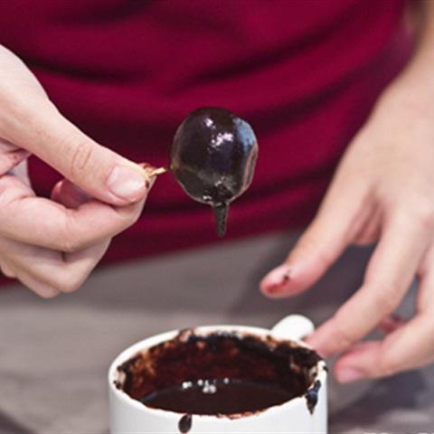 Cách làm cherry bọc chocolate