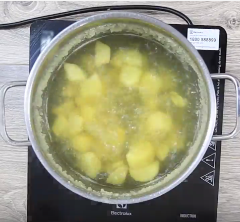 Chỉ 10 phút làm cà rốt củ cải ngâm chua giải ngấy cực hiệu quả