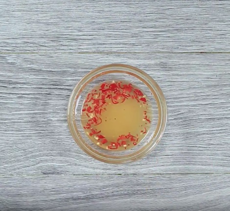 Chỉ 5 phút có ngay "bim bim" bánh mỳ cà ri giòn tan ngon tuyệt cú mèo