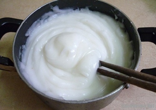 Chỉ bằng một chiếc chảo, tráng bánh cuốn sẽ dễ như trở bàn tay với cách này