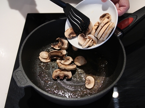 Chỉ với 2 bước có ngay nước đậu xanh giải độc cơ thể