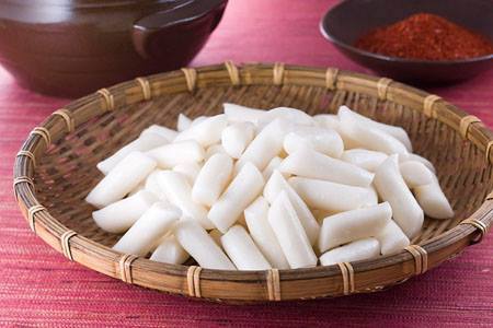 Chia sẻ cách làm bánh gạo tteokbokki cực dễ