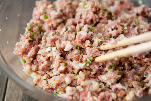 Chiên ngô theo cách này đảm bảo giòn thơm hơn hẳn ngoài hàng