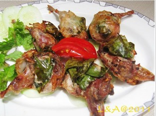 Chim cút cuốn lá móc mật bọc mỡ chài