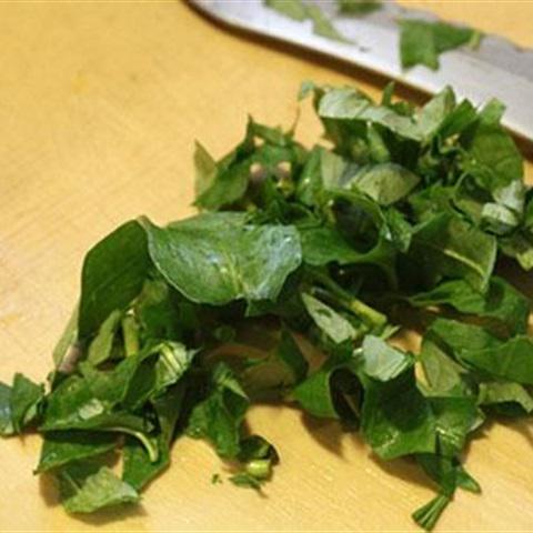 Cách làm chim cút xào rau răm