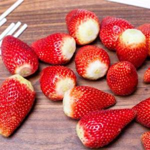 Cách làm chocolate bọc dâu tây