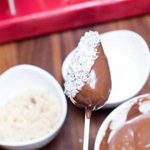 Cách làm chocolate bọc dâu tây