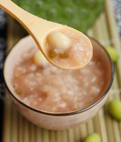 Chữa bệnh đau đầu với cháo sen nấm