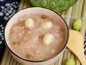 Chữa bệnh đau đầu với cháo sen nấm