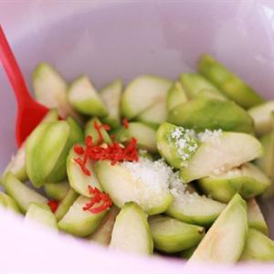 Cách làm cóc dầm chua ngọt