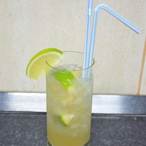 Cách làm cocktail Caipiroska