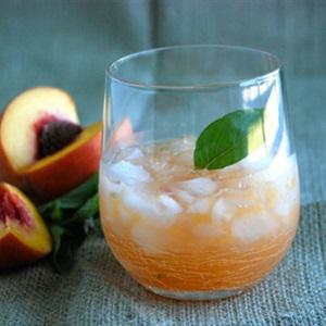 Cách pha chế cocktail đào tươi