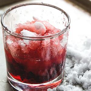 Cách làm cocktail dâu tằm