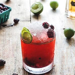 Cách làm cocktail dâu tằm