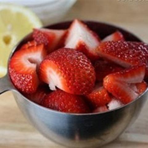 Pha chế cocktail dâu tây