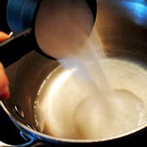 Cách pha cocktail "Mặt trời mọc"